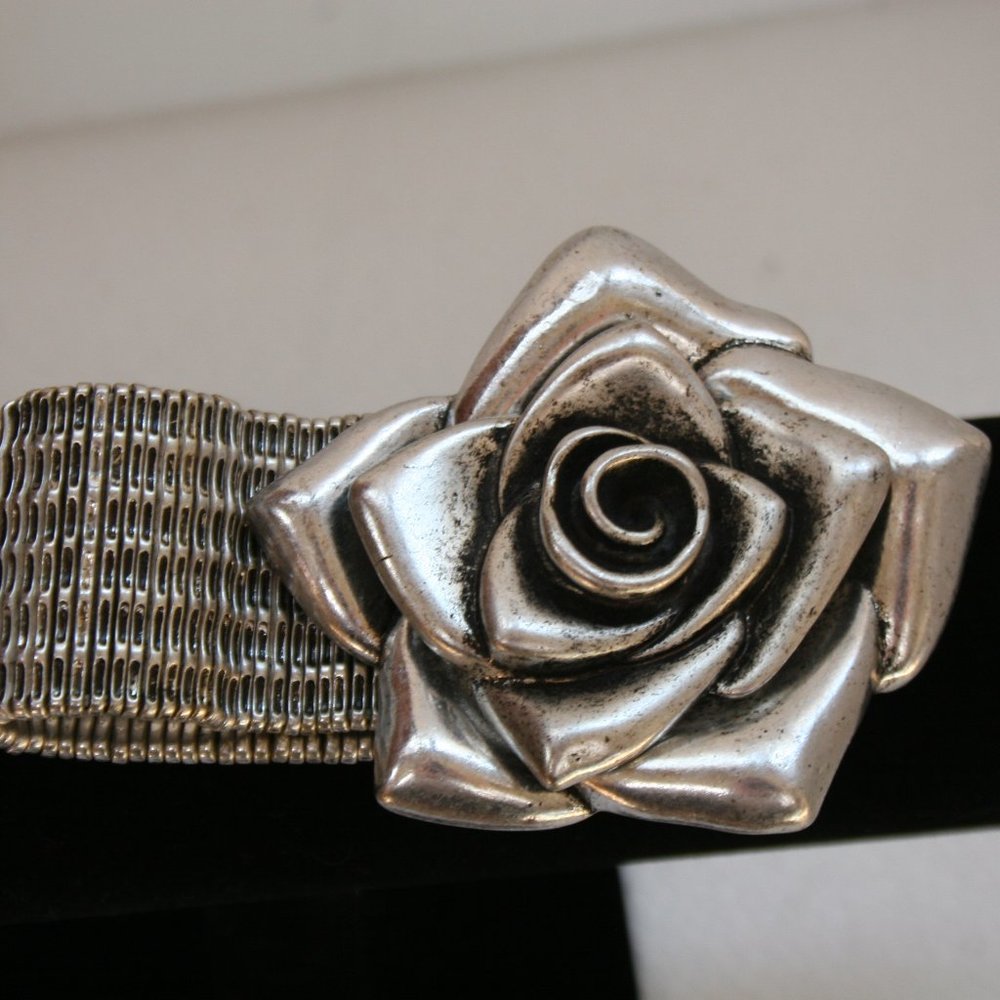 Oxidized Silver Expandable Band Rose Bracelet